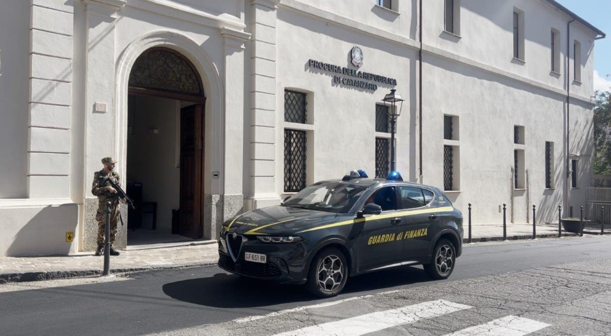 Superbonus, sequestrati 3 milioni di euro di crediti d’imposta: indagini tra Calabria, Sicilia e Campania -
