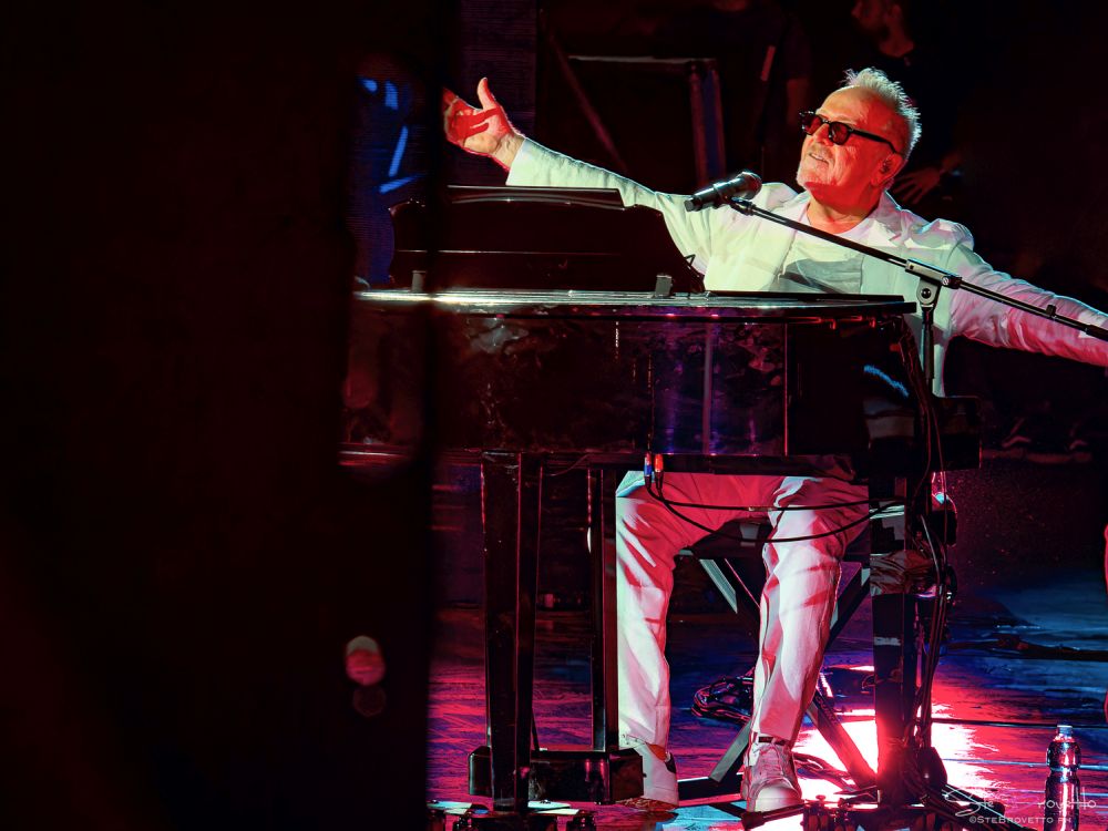 Musica ed emozioni a Diamante: Tozzi in concerto per "L’Ultima Notte Rosa" -