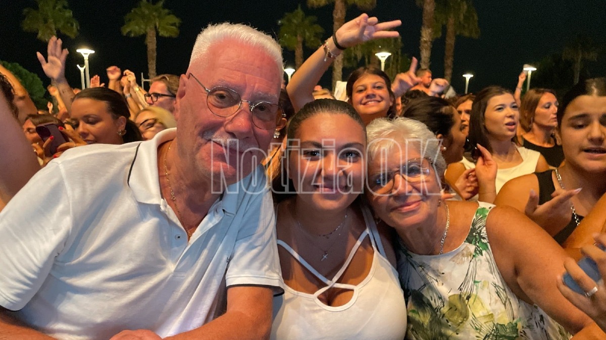 L'estate dei nonni e di Marika: Da Milano a Crotone, in prima fila per la musica - 