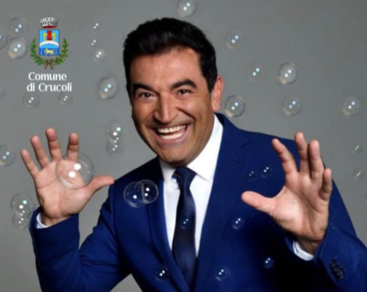 Max Giusti e la sua band in concerto a Torretta di Crucoli: una serata di risate e spettacolo - 