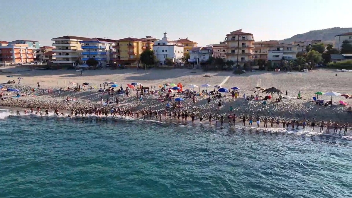 Strongoli – Battuto il record mondiale del tuffo più lungo al mondo: oltre 5 km e 200 metri - 