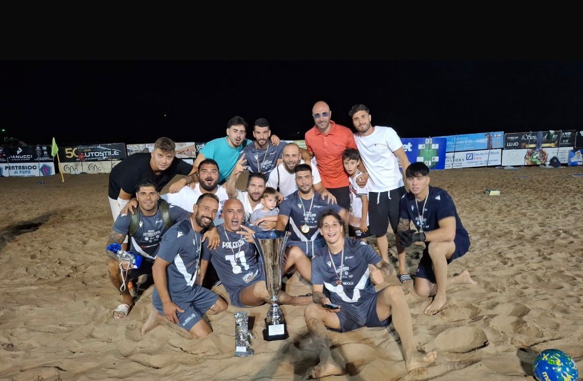 Emozioni sulla sabbia: spettacolo e passione al Beach Soccer Città di Crotone -