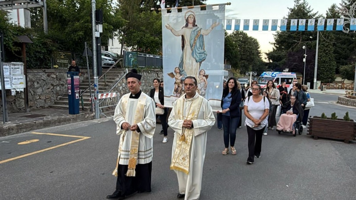 La festa della Madonna Assunta a Camigliatello Silano si conclude tra musica e tradizione - 