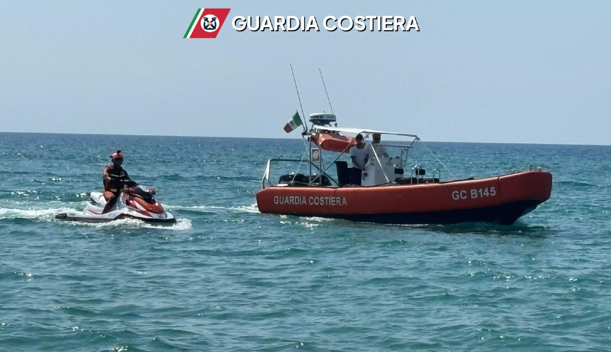 Controlli in mare a Ferragosto: sequestri e multe per 6.000 euro a Crotone - 