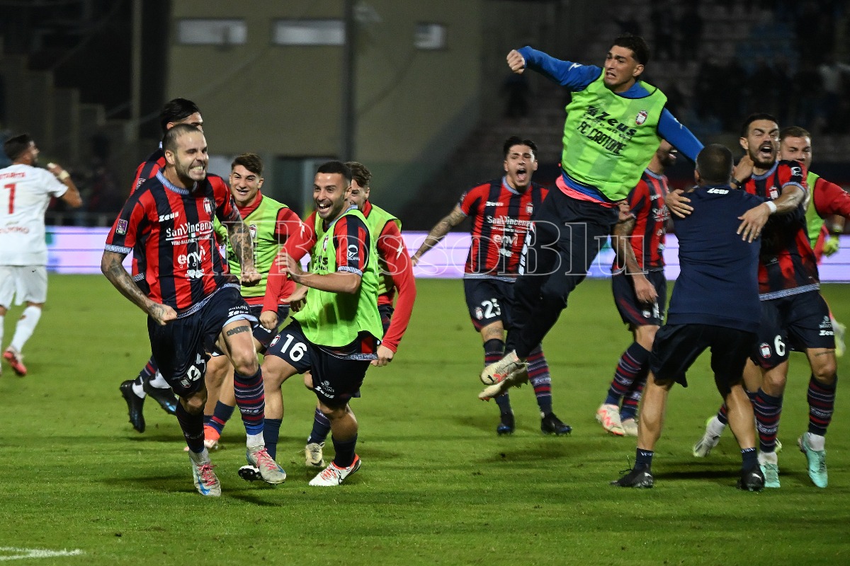 Coppa Italia | #CrotoneCatania - Mister Longo: "Daremo la vita per questi colori sin dalla prima giornata" - 
