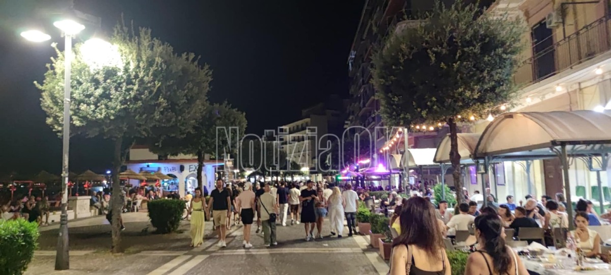 Il Ferragosto dai due volti di Crotone: il lungomare incanta ma il centro città rimane deserto -