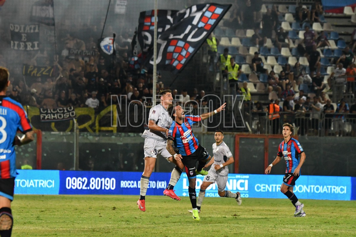 #CrotoneCatania 1-0 | Prestazione, vittoria e passaggio del turno: il Crotone vince all'Ezio Scida -
