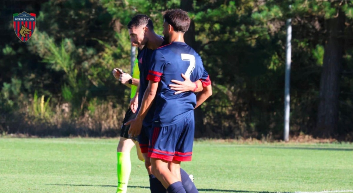 #MonopoliCosenza 1-0 | Decide una rete di Tirelli nella ripresa, Lupi subito eliminati dalla Coppa Italia di Serie C - 