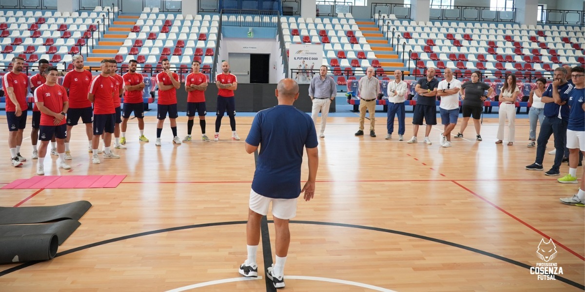 Pirossigeno Cosenza, il raduno dei rossoblù: iniziata oggi la preparazione pre campionato -