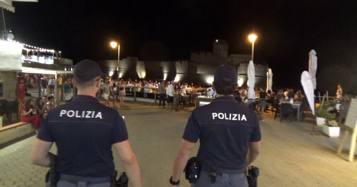 Ferragosto sicuro nel Crotonese: maxi controlli della Polizia di Stato - 
