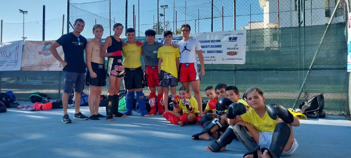 Hanuman Gym a.s.d. brilla a Lamezia Terme: disciplina, tecnica e valore formativo del Muay Thai e K1 - 