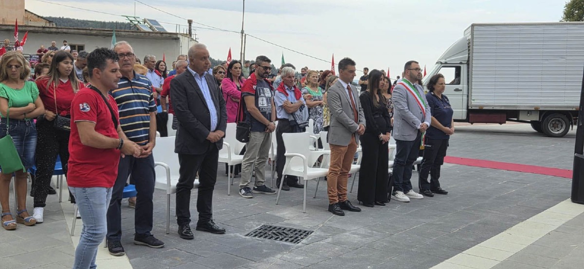Petilia Policastro - A Pagliarelle la piazza dedicata ai Caduti sul Lavoro accoglie la Festa dei Minatori - 