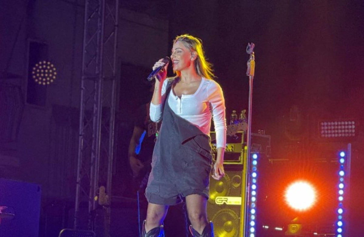 Girifalco si tinge di musica con il concerto di Anna Tatangelo - 