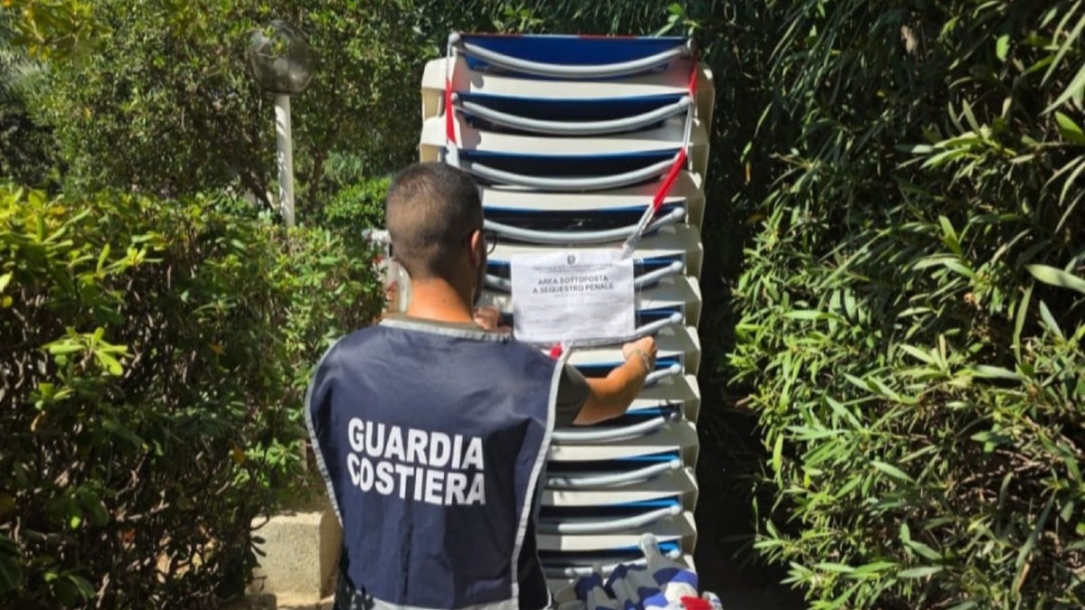 Demanio marittimo, maxi sequestro a Cutro - 