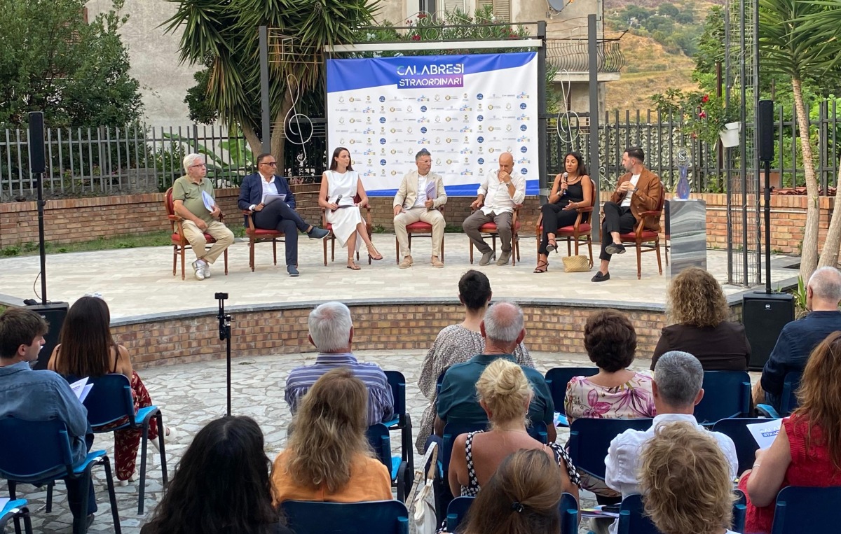 Cetraro, Premio Calabresi Straordinari: al via la terza edizione, tra i premiati anche il regista Giacomo Triglia - 