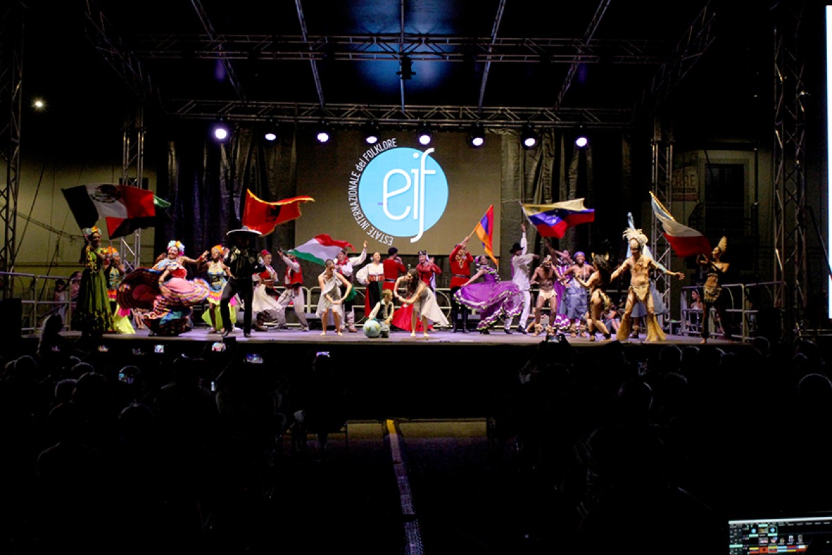 Castrovillari, Inaugurata la 39ª Estate Internazionale del Folklore e del Parco del Pollino - 