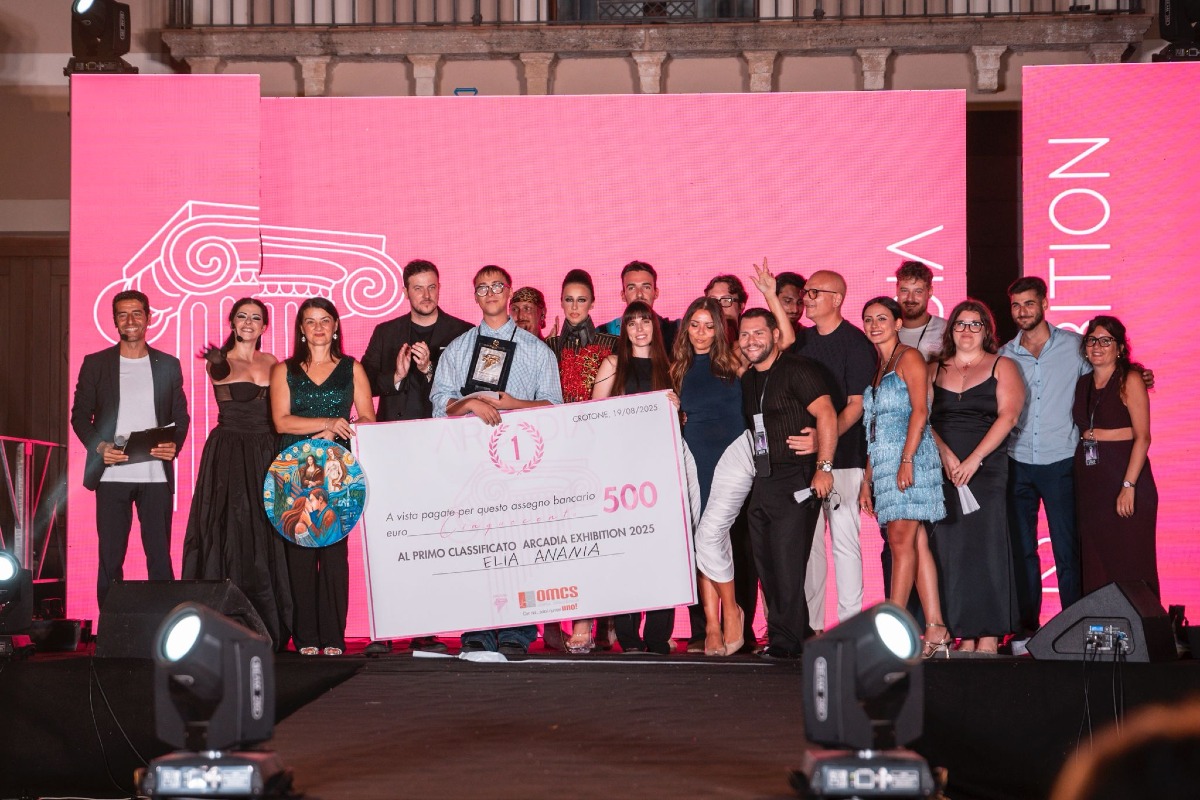 (Foto) Arcadia Exhibition 2025: grande successo per l'iniziativa di moda e creatività giovanile - 