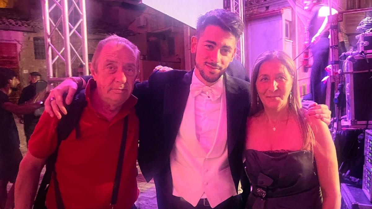 Lorenzo Papasodero incanta Satriano con la sua voce - 
