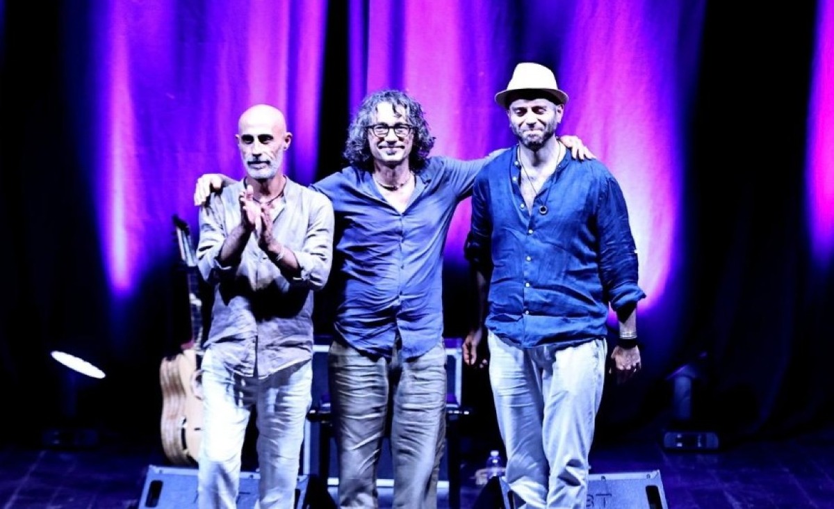 Soverato, Festival d’Autunno: il Francesco Loccisano Trio incanta con un’esibizione tra tradizione e innovazione - 
