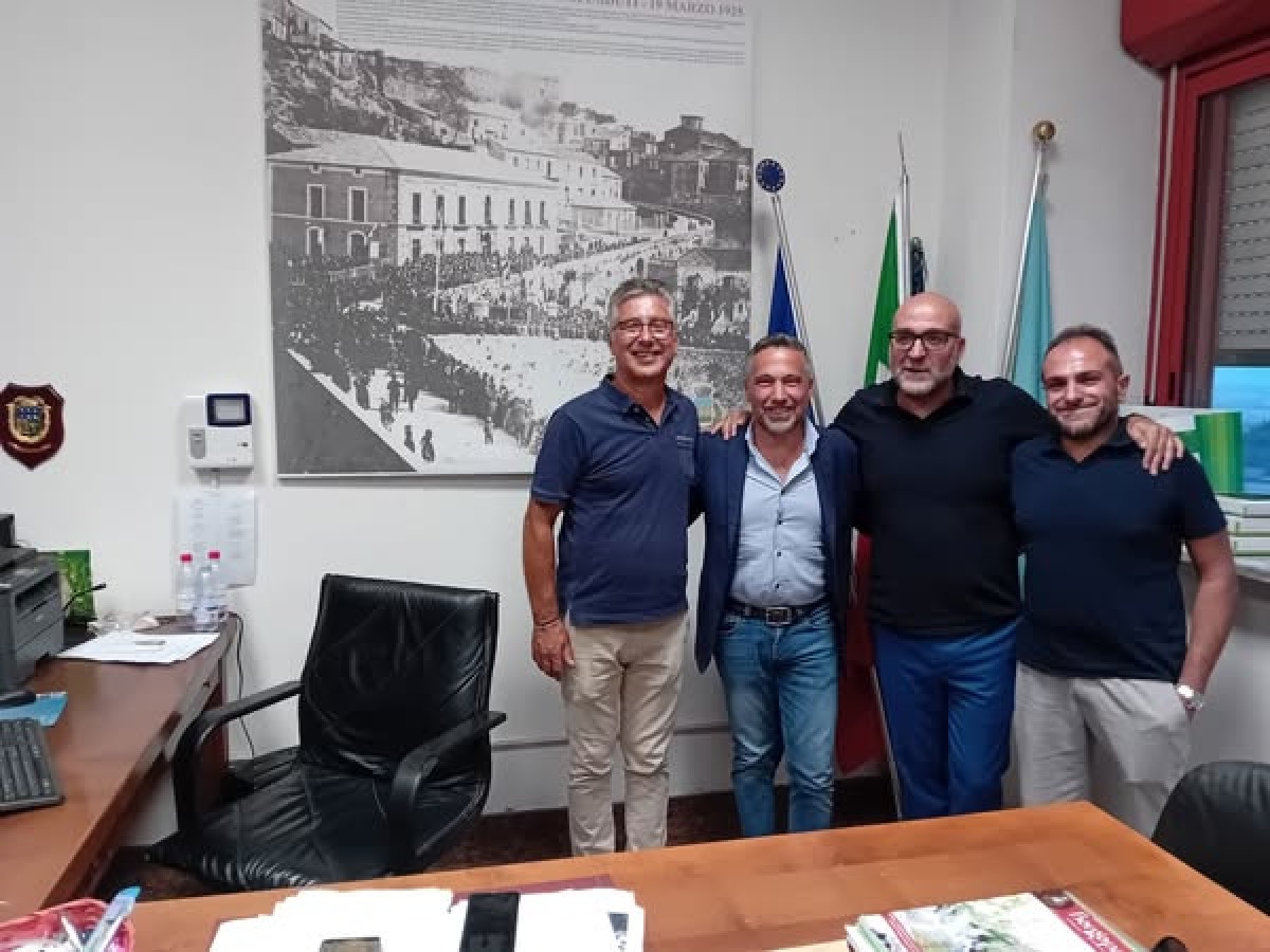 Mesoraca, incontro con l'Assessore Regionale ai Trasporti On. Franco Lucente: passo avanti per la mobilità nei comuni -