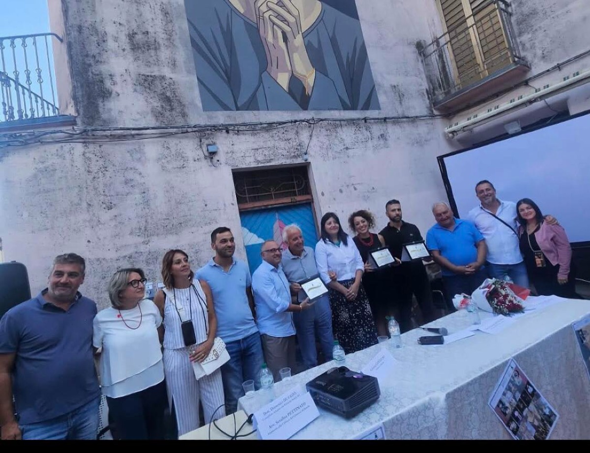 Sersale, un Borgo che si colora di Arte e Memoria -