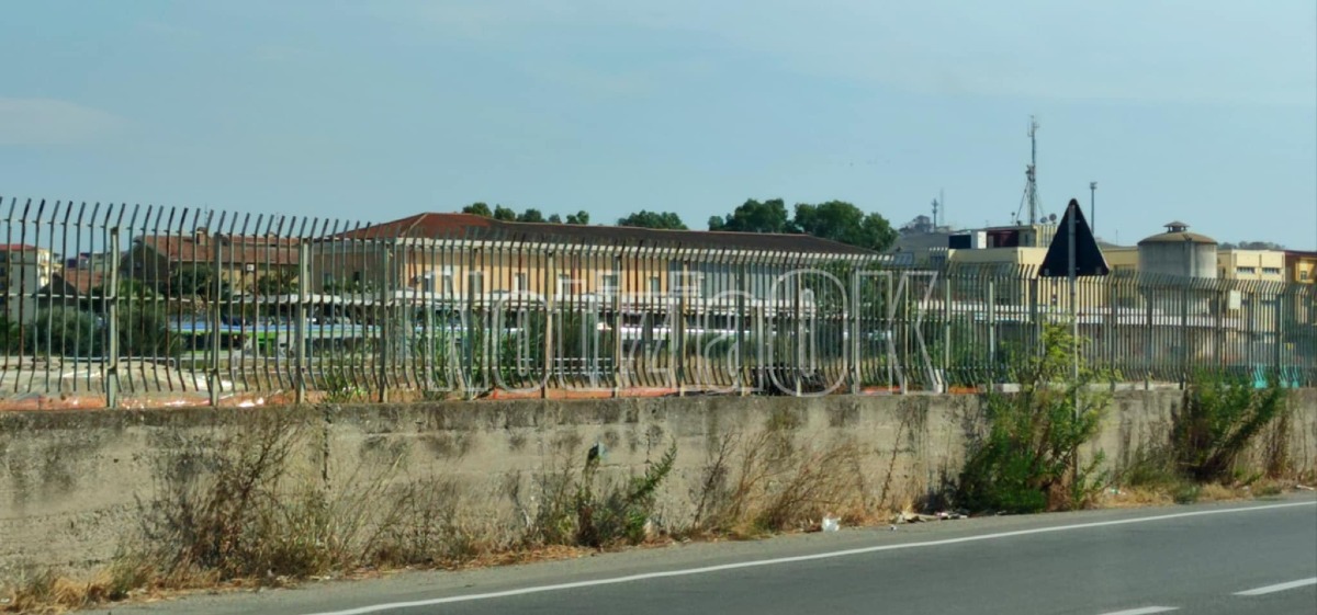 Crotone, lavori alla Stazione Ferroviaria: in corso la riqualificazione degli spazi interni ed esterni - 