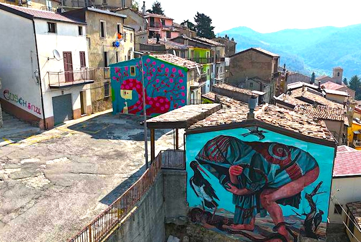 San Giovanni in Fiore, quartiere Cuschinu si trasforma con nuovi murales e rigenerazione urbana -