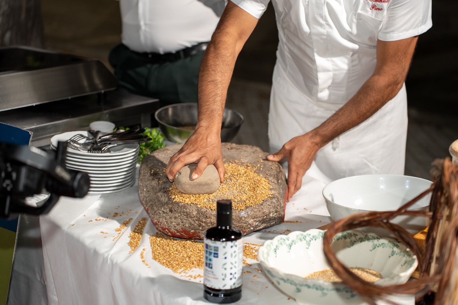 Montegiordano, tappa tra gusto e tradizione con lo chef narrante Emilio Pompeo - 