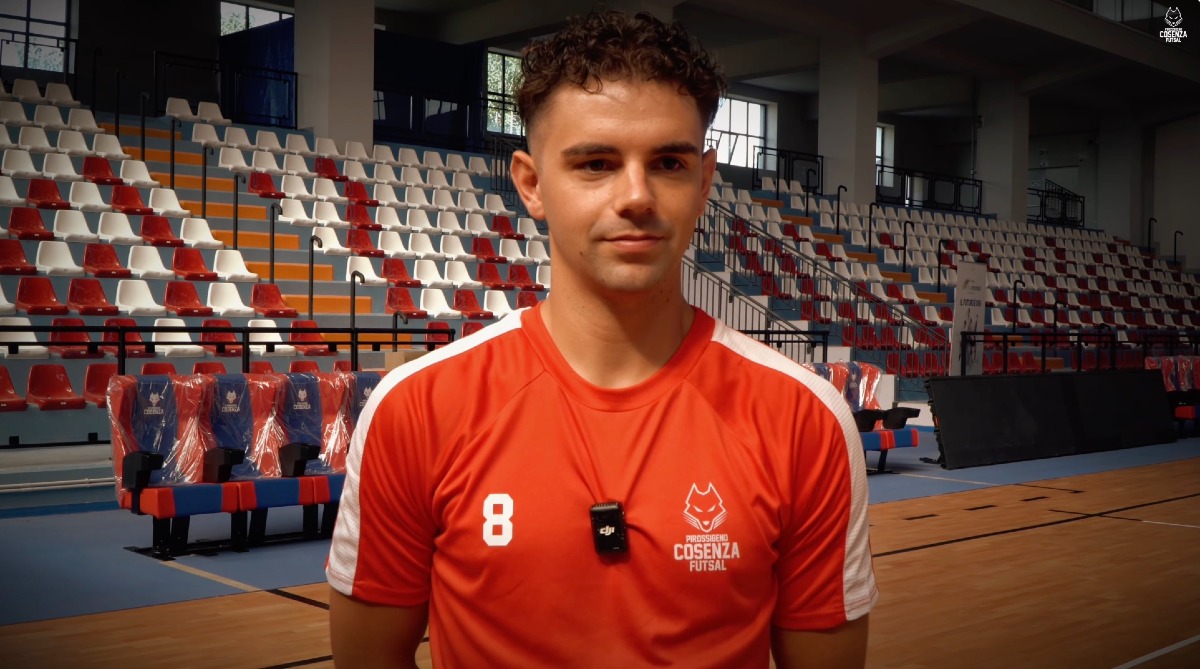 Calcio a 5 - Marco Rosato, nuovo laterale della Pirossigeno Cosenza: «Un’estate da sogno, ora pronto per il salto di qualità» -