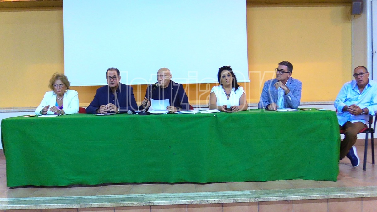 Cutro - Ceraso precisa dopo lo scioglimento del consiglio: “Dimissioni senza motivo, hanno tradito la città” -