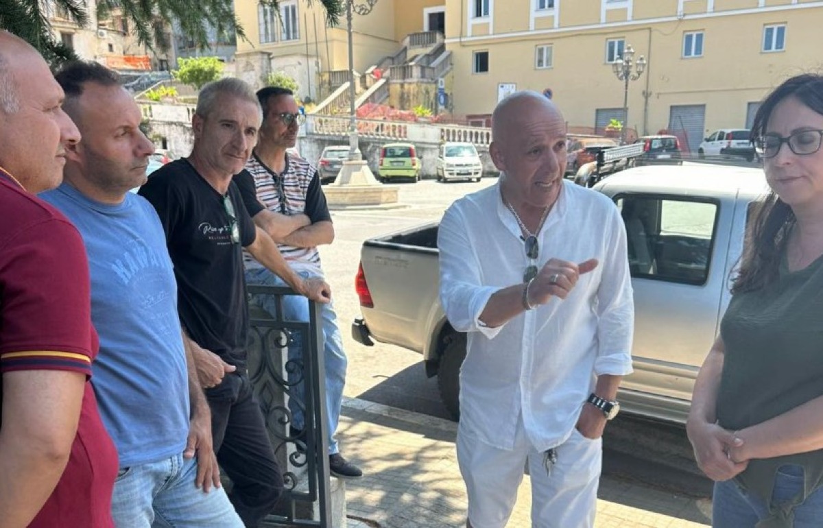Vertenza lavoratori servizi ambientali a Rogliano risolta: garantiti diritti e continuità lavorativa -