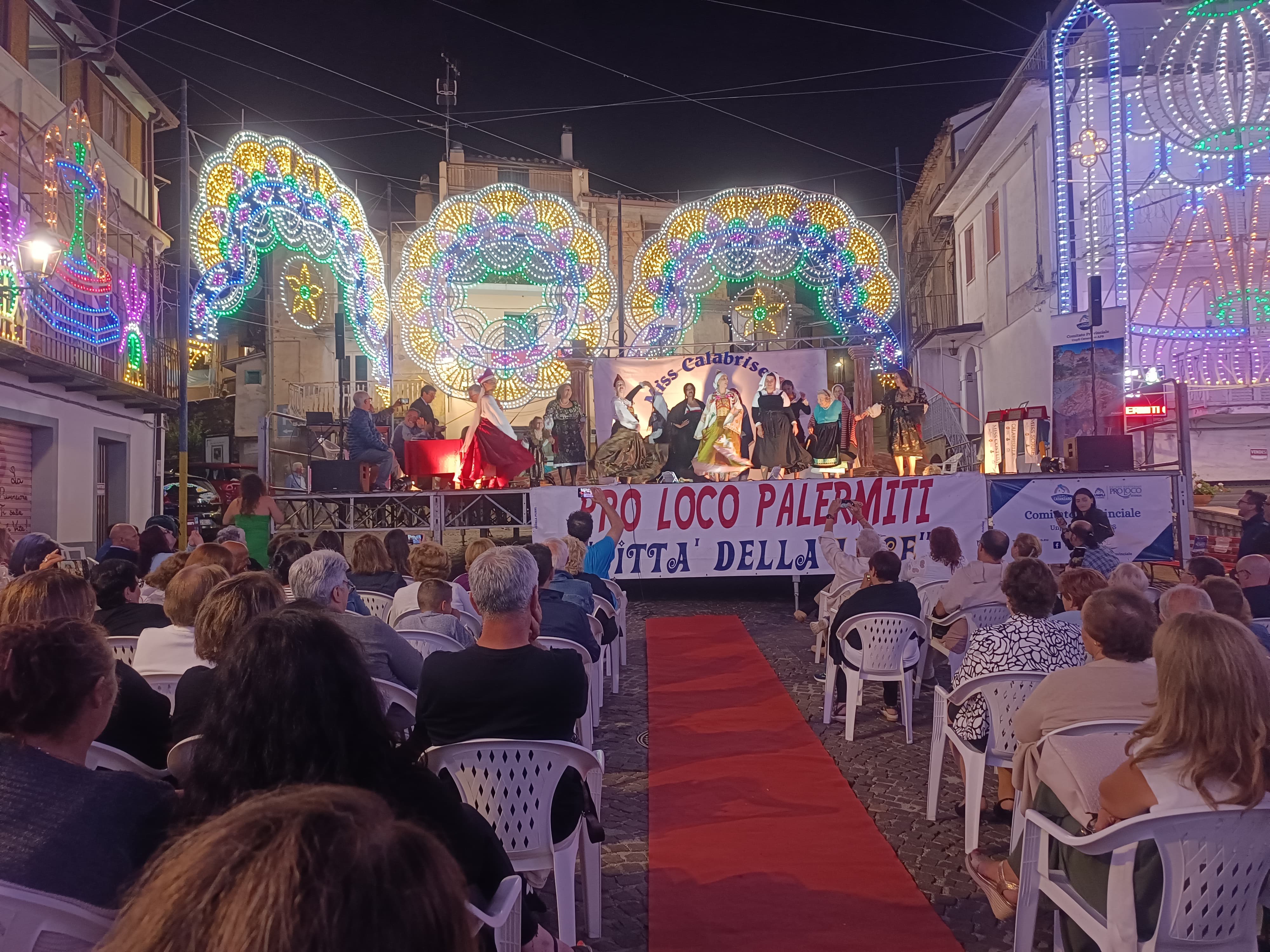 Palermiti celebra la tradizione: eletta Miss Calabrisella 2025 - 