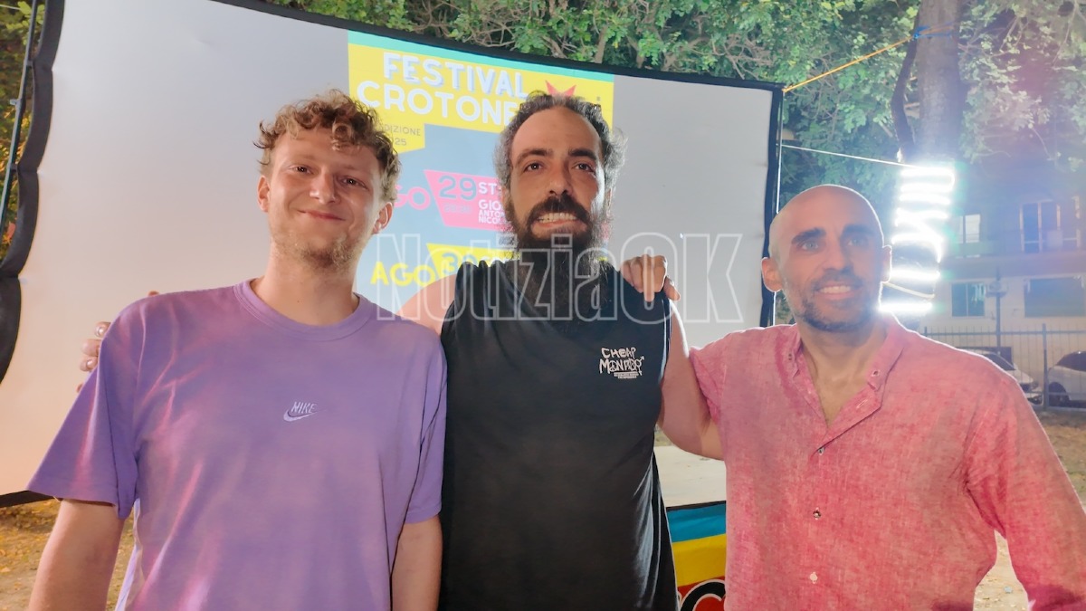 Risate al Festival Crotone: la stand up comedy apre la rassegna al Parco delle Rose - 