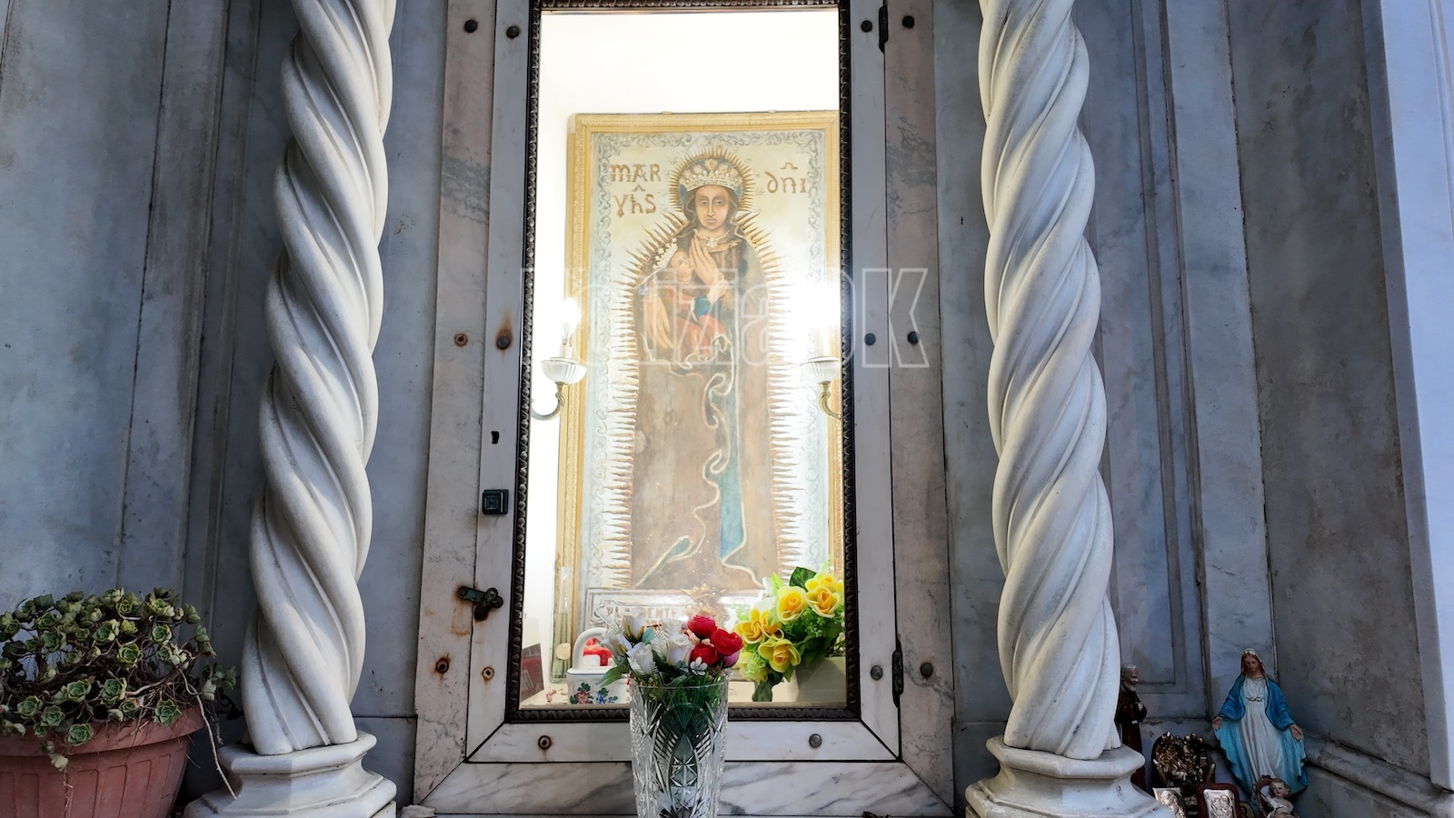 Devozione e abbandono: l’edicola della Madonna di Capocolonna a rischio - Edicola Madonna di Capo Colonna Redazione