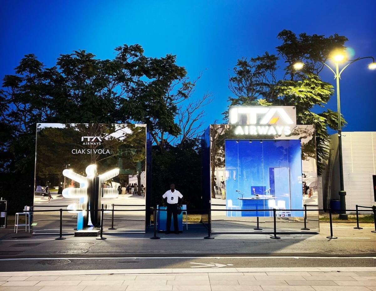 ITA Airways alla Mostra di Venezia con l’installazione “Ciak si Vola” -
