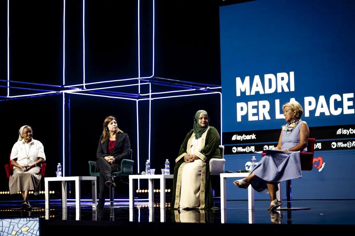 Il 46^ Meeting di Rimini si apre nel segno delle “madri per la pace” -