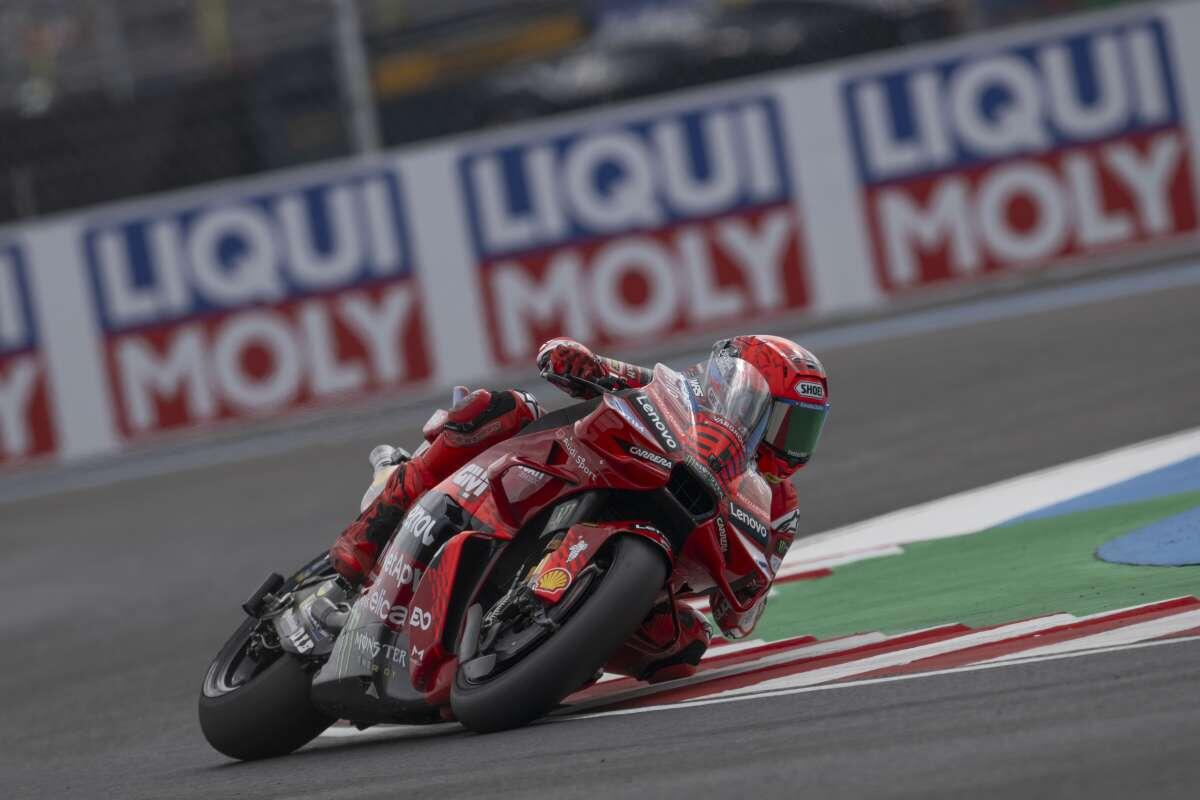 Marc Marquez domina il Gp di Ungheria, terzo Bezzecchi -