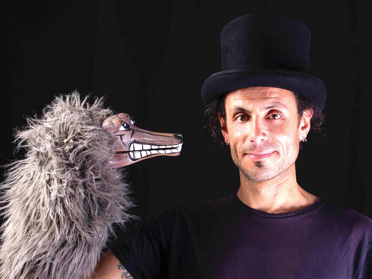 Teatro, creatività e magia delle storie a Rocca di Neto con Angelo Gallo e il Teatro della Libellula - 14. Angelo Gallo - Il burattinaio crotonese arrivano al cinema: nel cast del film "La terra senza" del celebre artista Moni Ovadia