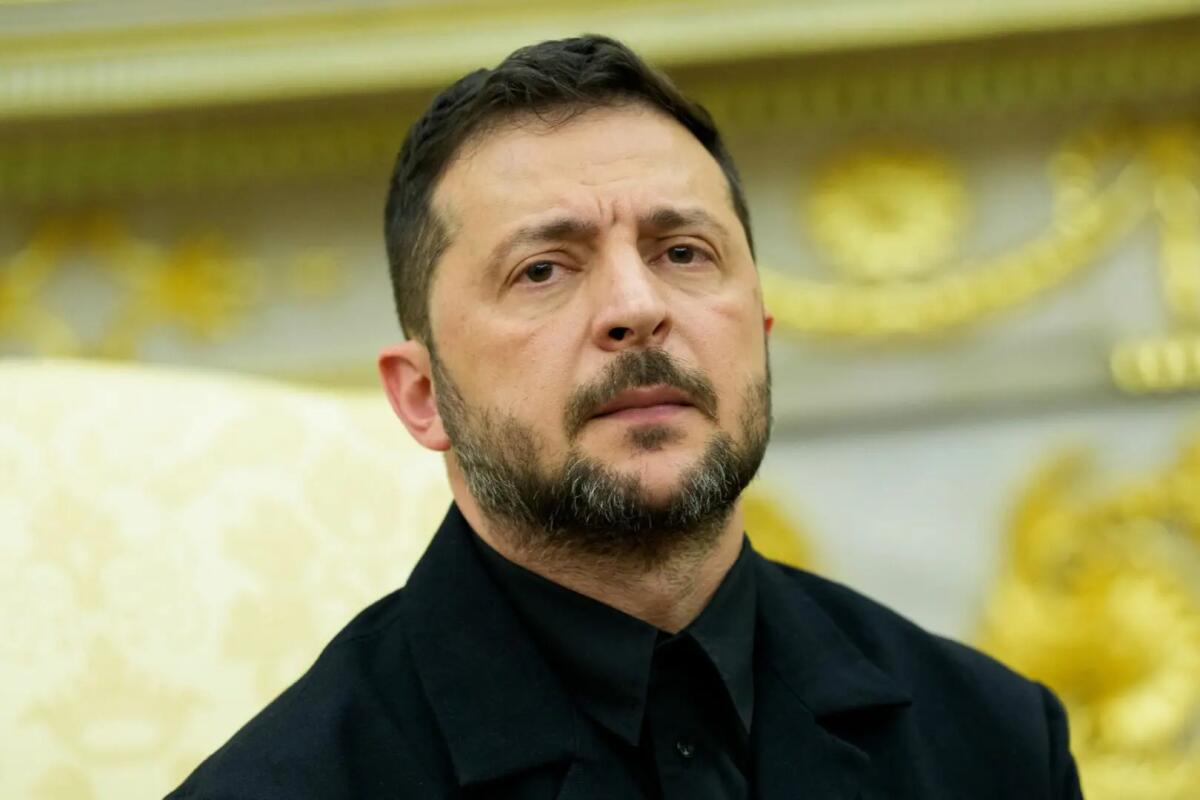 Zelensky “La Russia sta cercando di sottrarsi a incontro” -