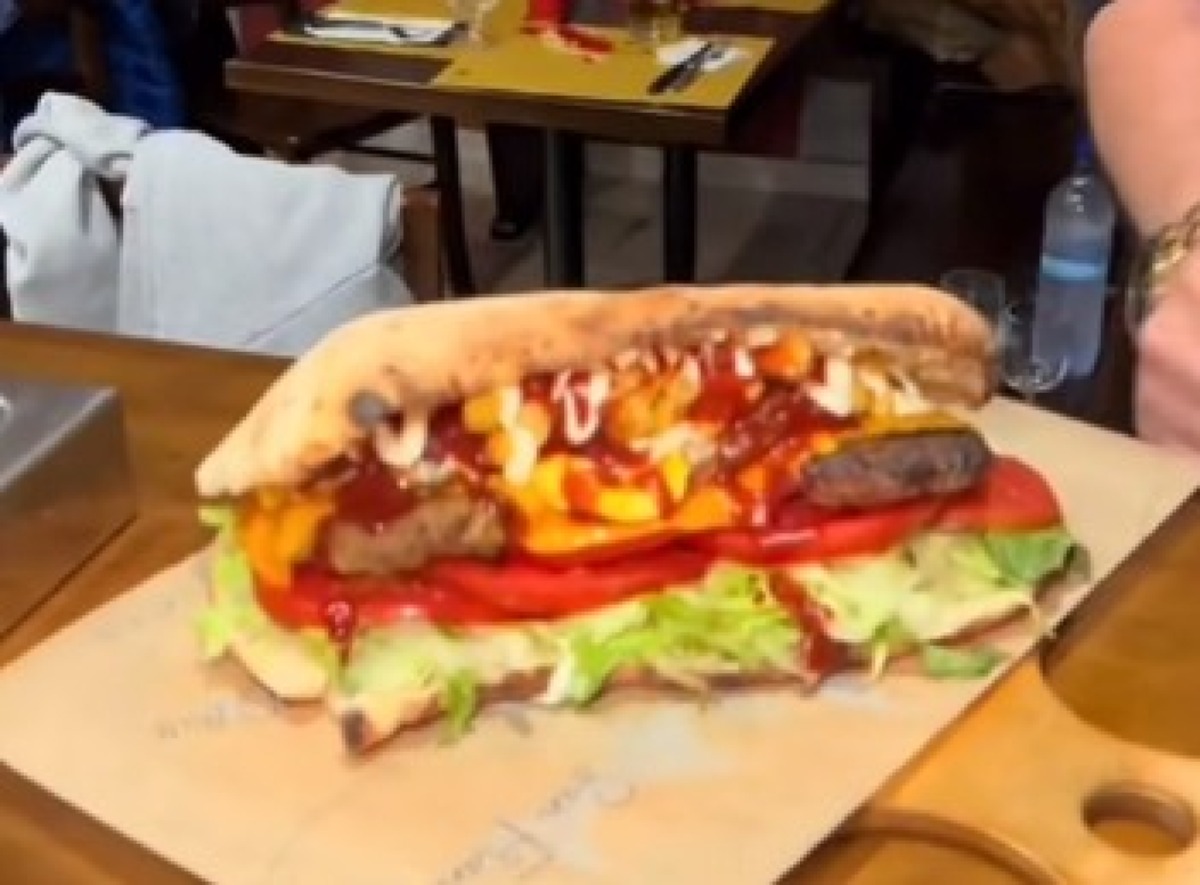 Le vie del Gusto - Un fantastico Gallo Burger a Montalto Uffugo -