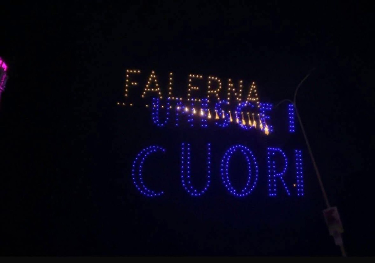 Falerna chiude l’estate con un messaggio di pace e bilanci positivi sul turismo -