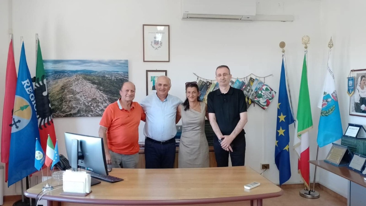 Incontro istituzionale tra i Comuni di San Nicola dell'Alto e Dibër: un ponte di amicizia e collaborazione -