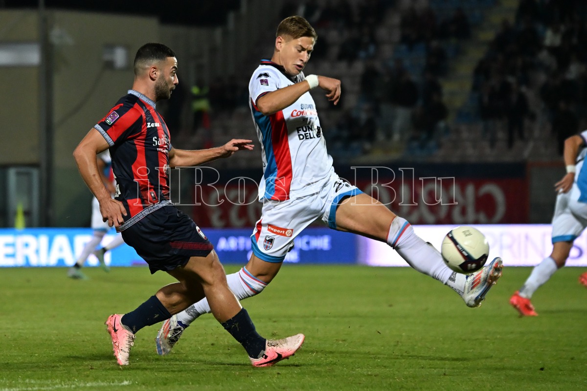A Tutta C | Il Catania lancia la sfida alla promozione, Crotone e Cosenza: aria di Derby - 