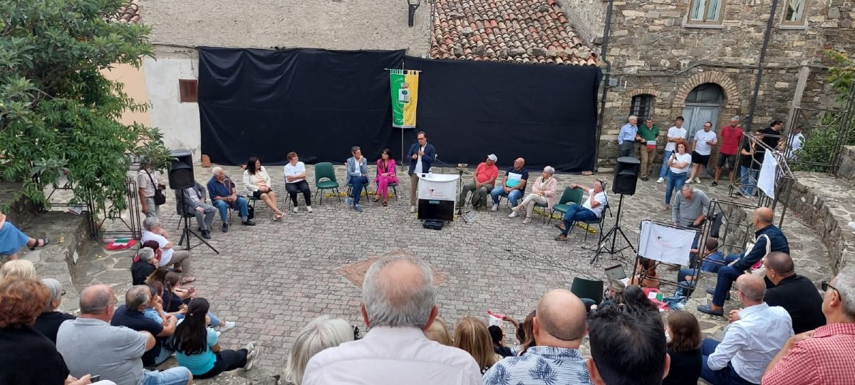 Plataci, ali e radici: il racconto della Restanza -