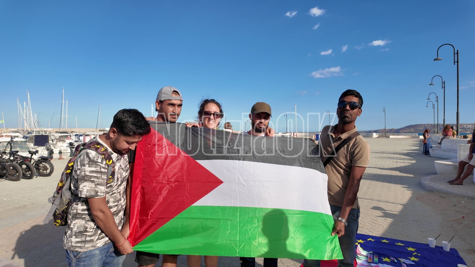 (VIDEO) A Crotone le barchette palestinesi hanno solcato lo Ionio in un gesto di solidarietà   -  