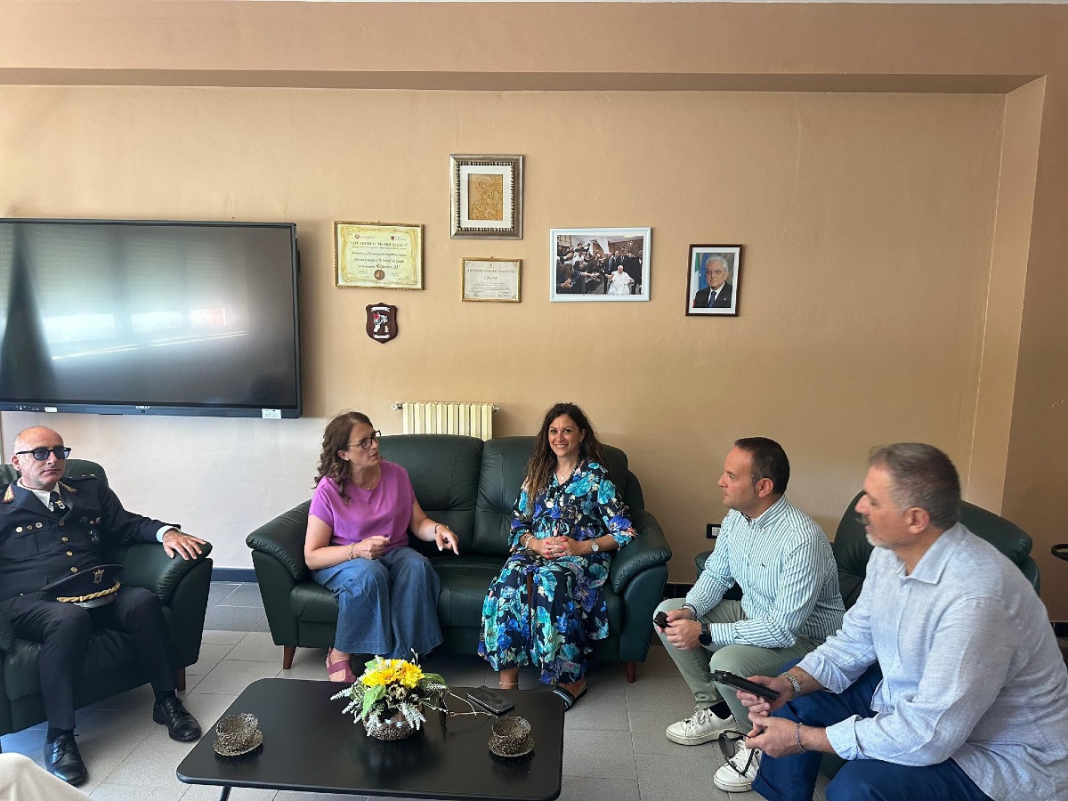Visita della Presidente Rosaria Succurro a Cariati: "Sostegno alle scuole per garantire formazione di qualità" -