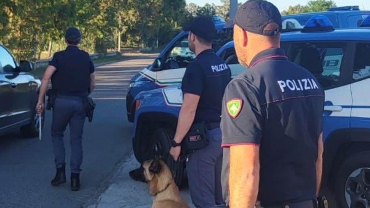 Crotone, due arresti per spaccio di cocaina e hashish nella movida cittadina -