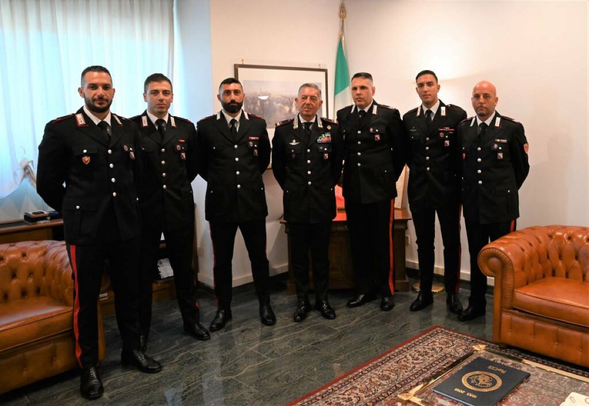 Il Generale Sciuto incontra i Carabinieri eroi che hanno salvato due vite a Catanzaro e Lamezia -