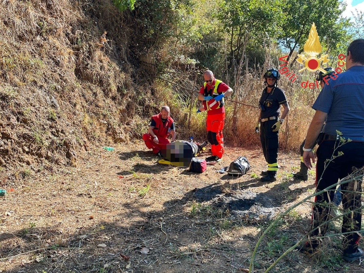 Donna precipita da un terrazzamento a Miglierina: soccorsa dai Vigili del Fuoco -