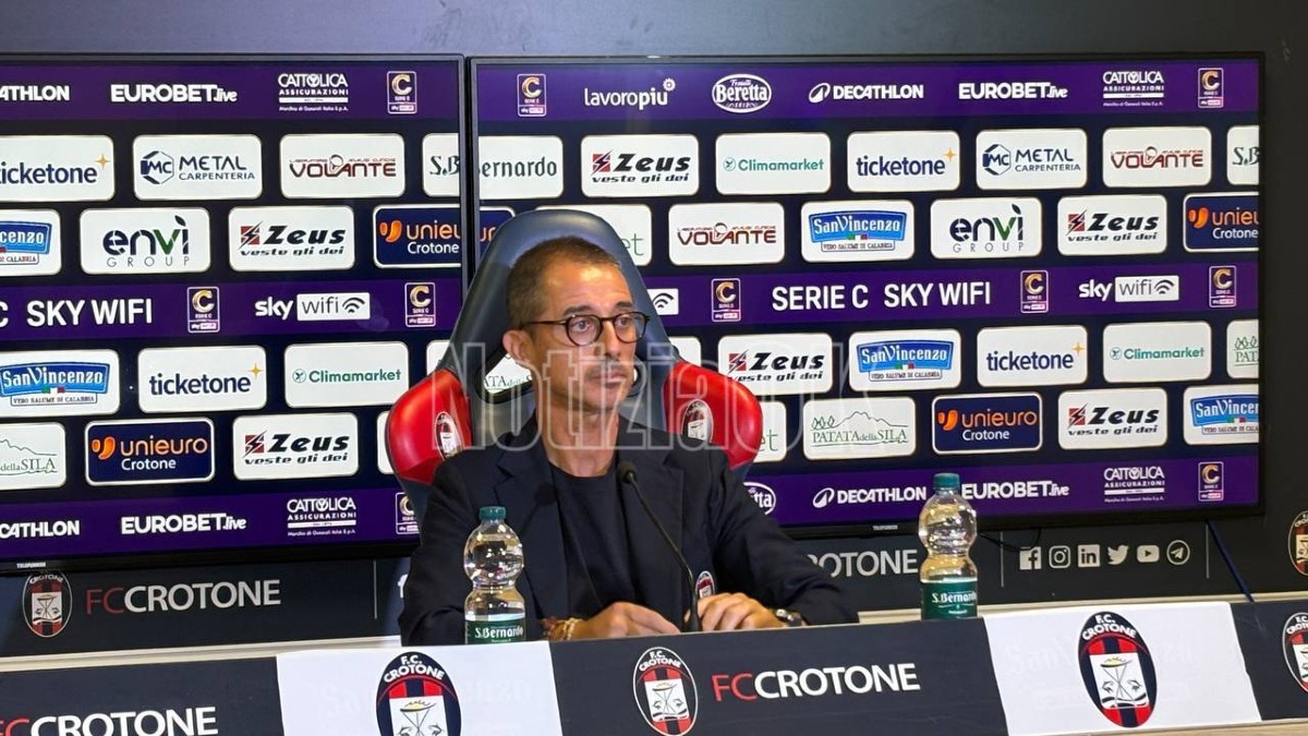 #CrotoneCosenza 0-0 | Mister Longo: "La squadra ha combattuto, chi è subentrato ha dato una mano" -